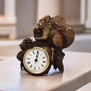 Бронзовые часы с белочкой и патиной — необычный подарок — фотография 1