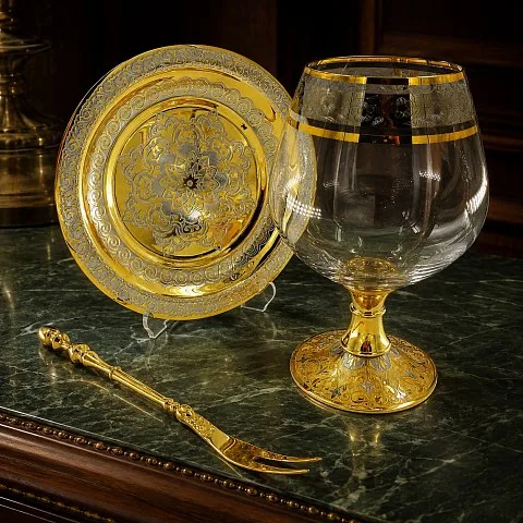 В подарок: Набор "Коньячный" №3 Златоуст.