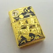 Подарочная бензиновая зажигалка Zippo "Волк одиночка" — фотография 3