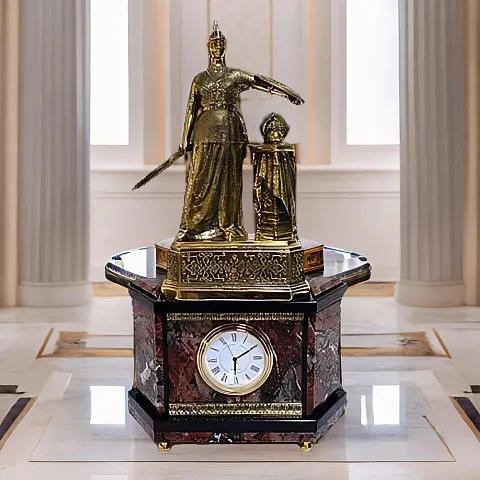 Часы «Россия» с воительницей — необычный подарок