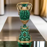 Ваза «Византия» из малахита — необычный подарок — фотография 1