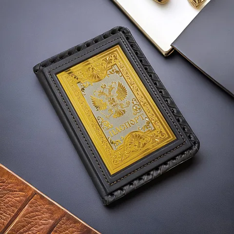 Кожаная обложка на паспорт №5 — красивый подарок