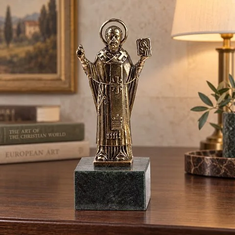 На память: Статуэтка «Николай Чудотворец» на камне