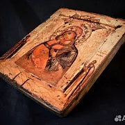 Икона деревянная "Богоматерь Волоколамская" — необычный подарок — фотография 4