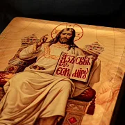 Авторская икона "Вседержитель на троне" — красивый подарок — фотография 6