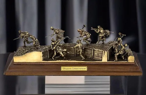 На память: Диорама «Оборона Севастополя» из бронзы и ясеня, 1:35